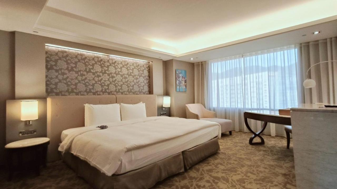 S Aura Hotel Taipei Room photo