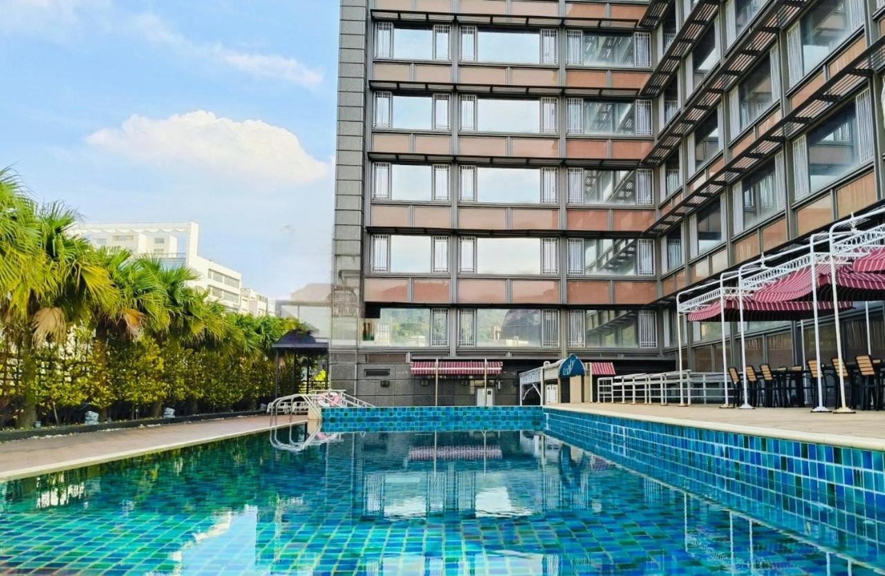 S Aura Hotel Taipei Exterior photo