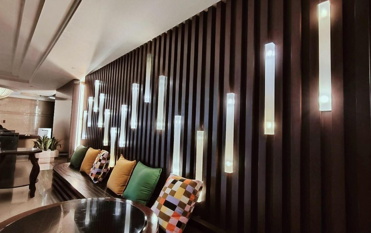 S Aura Hotel Taipei Exterior photo